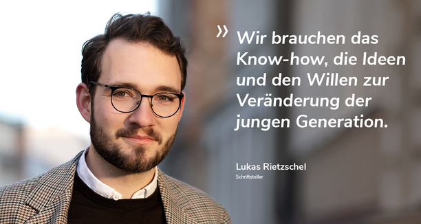 auf der linken Seite ist ein Mann abgebildet und auf der rechten Seite ist ein Zitat von ihm