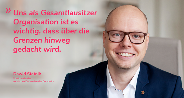 auf der rechten Seite ist ein Mann abgebildet und auf der linken Seite ist ein Zitat von ihm