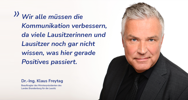 auf der rechten Seite ist ein Mann abgebildet und auf der linken Seite ist ein Zitat von ihm