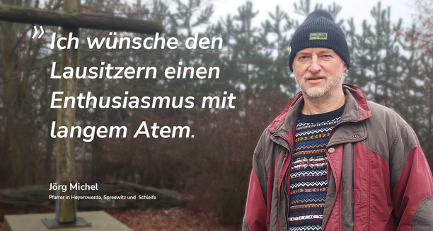 auf der rechten Seite ist ein Mann abgebildet und auf der linken Seite ist ein Zitat von ihm