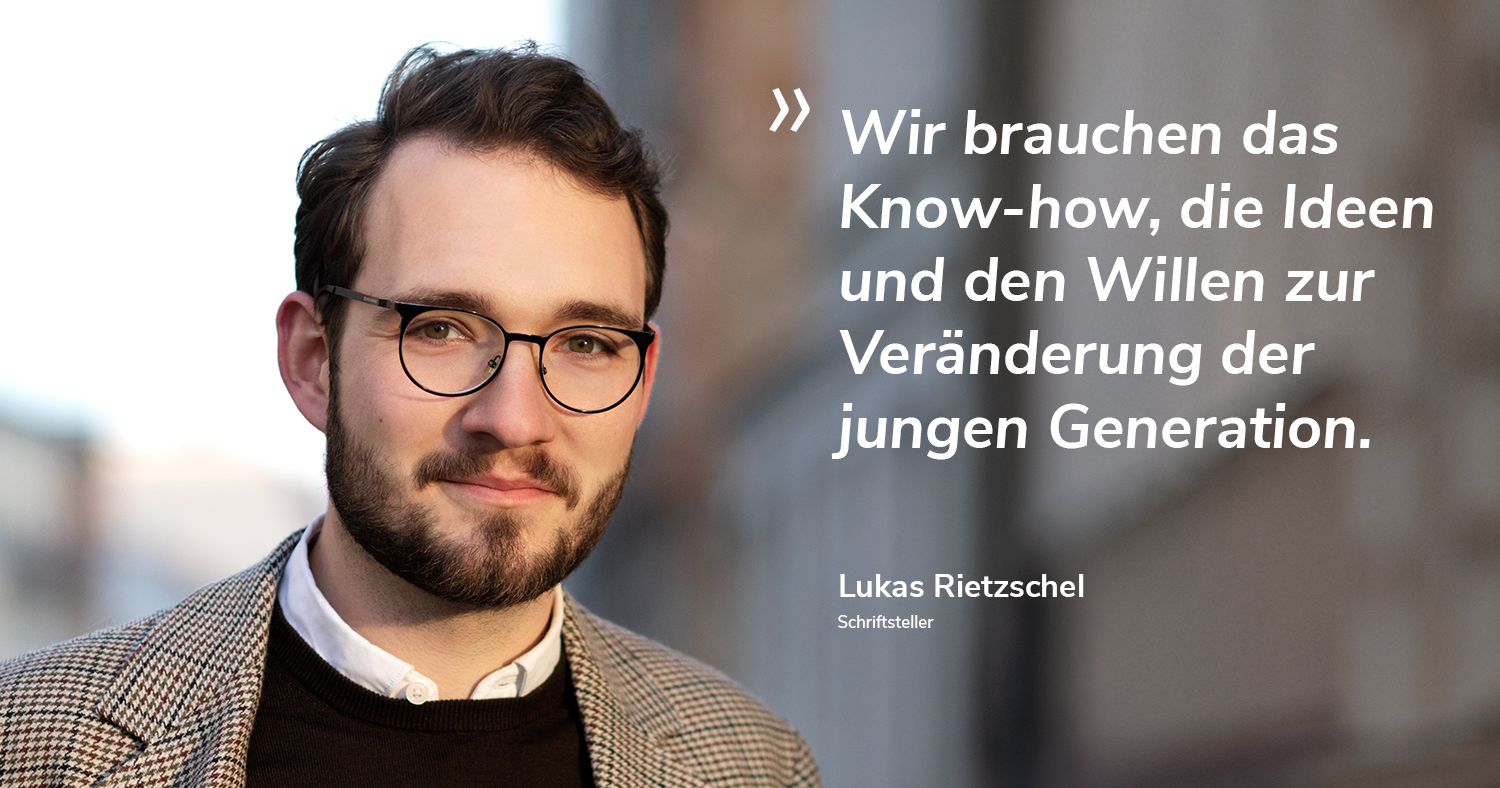 auf der linken Seite ist ein Mann abgebildet und auf der rechten Seite ist ein Zitat von ihm